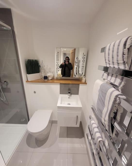 Stylish & Spacious 2 Bed Flat In Strood Rochester Apartment Rochester (Kent)